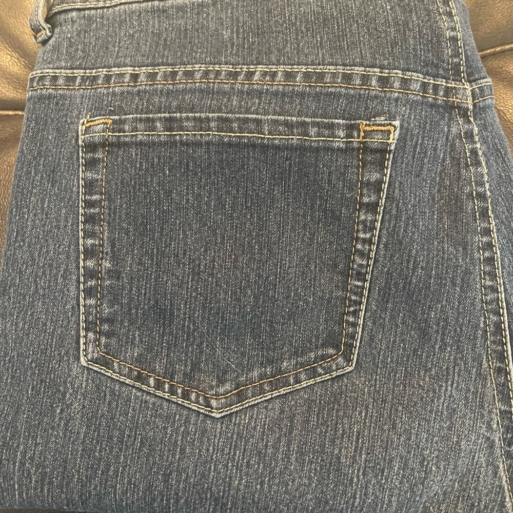 Gloria Vanderbilt size 12 women’s  Blue Jeans measurements in pictures